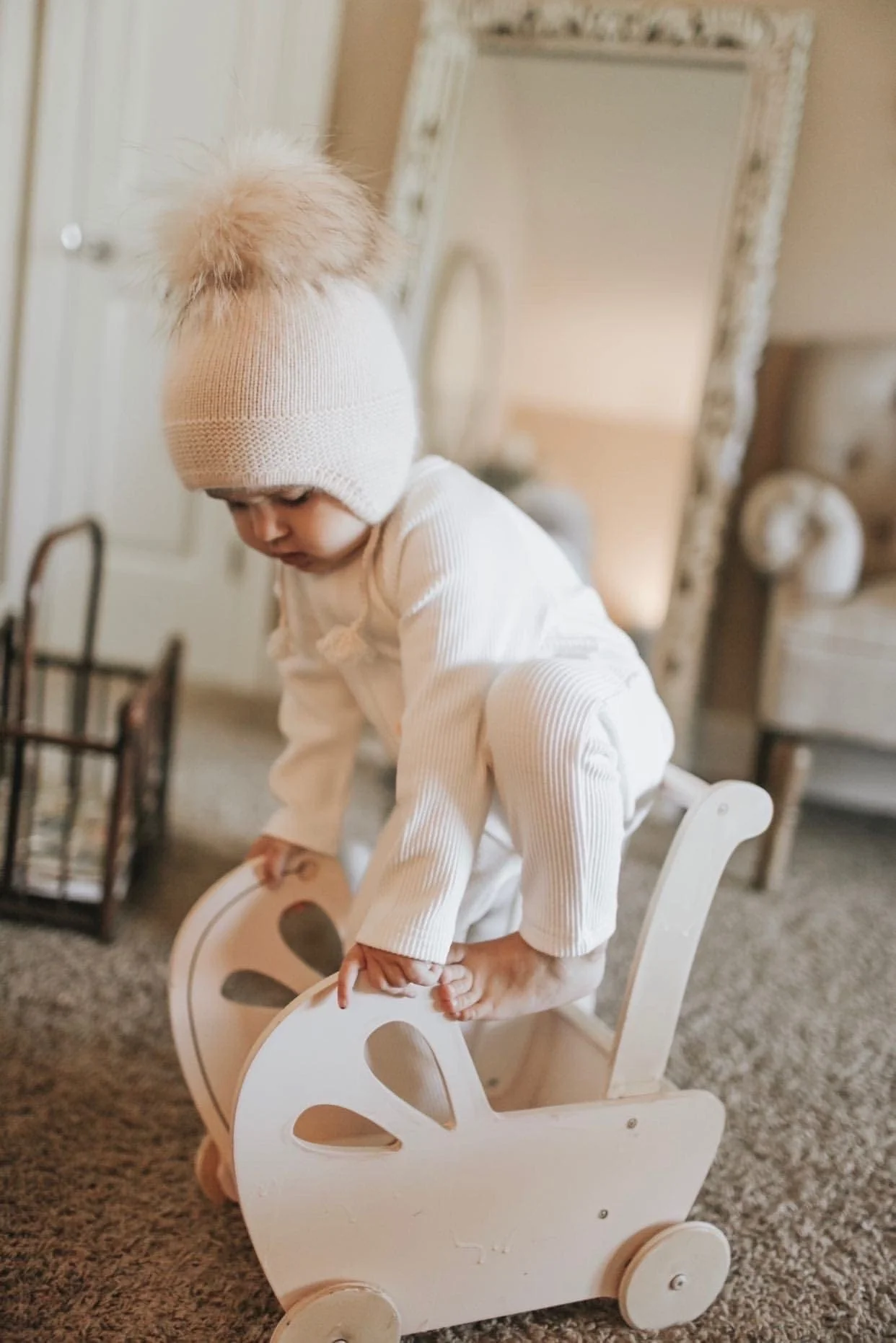 Cashmere Aviator Pom Hat - Image 25